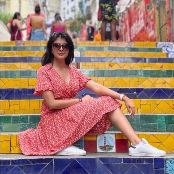 Red Dress - Picture 3 of 3